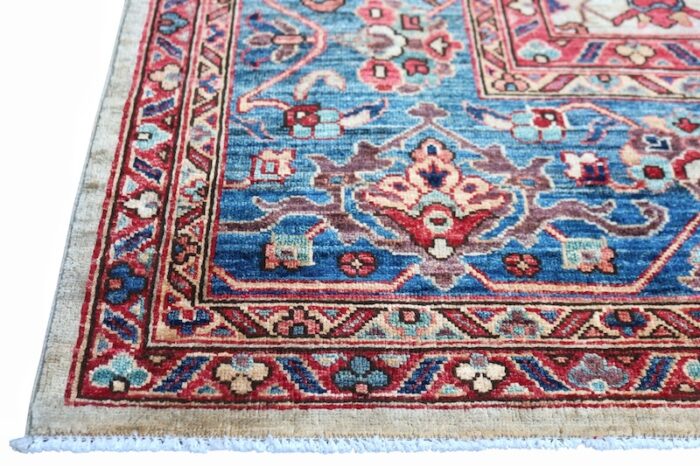 Luxury Persian Tehran rug with delicate vine motifs, perfect for home décor.