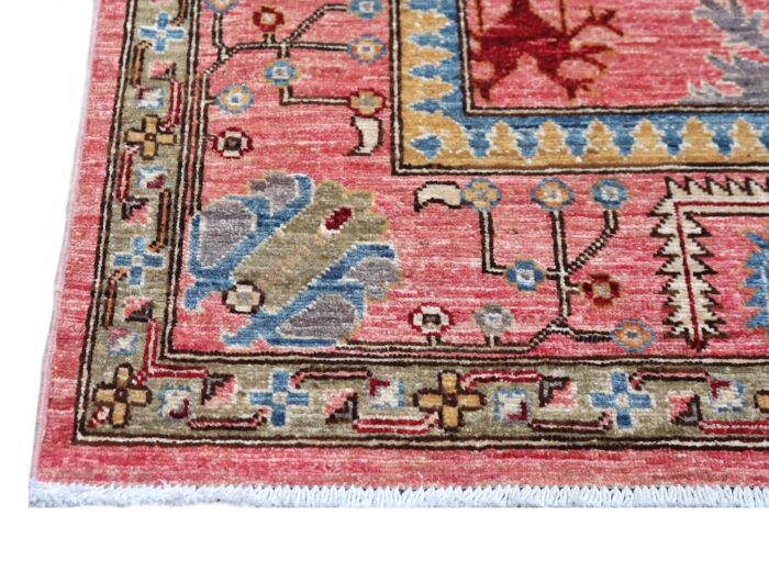 Hand-knotted wool Persian Heriz rug, washable and durable, perfect for living rooms, dining rooms, and bedrooms